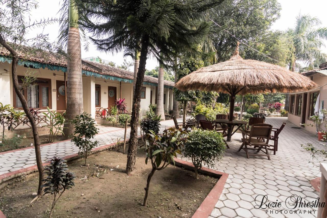 Eden jungle resort Sauraha Exterior foto